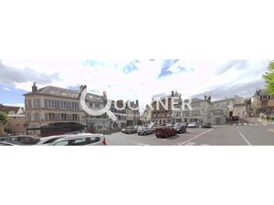 Local professionnel à usage de bureaux Surface : 114 23 m2