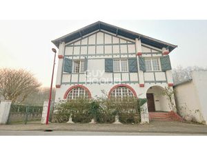 Maison Saint Palais Centre