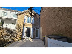 Charmante petite maison en pierre F3