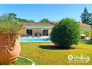 Maison de charme en pierre  4 chambres  piscine.