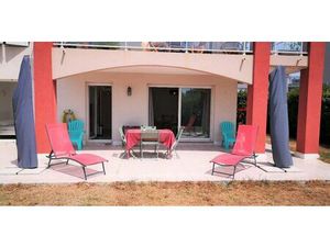 Deux pièces meublé de 45m² avec garage et jardin clos