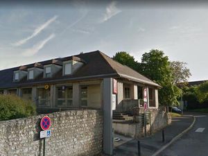 Local au coeur de La Chapelle la Reine