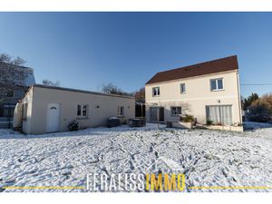 Maison familiale moderne de 5 chambres sur terrain de 980 m2