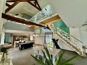 Longère rénovée de 195 m² avec vie de plain-pied  dépendanc