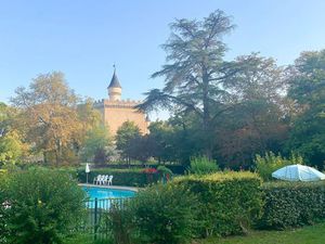 LÉRAN : studio dans un château historique