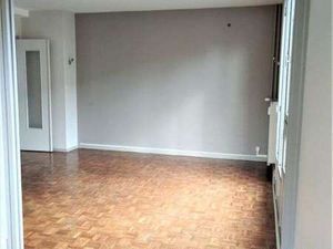 Location Appartement 4 pièces à La Ferté-Bernard (72400) : à louer 4 pièces / 73m² La Fert