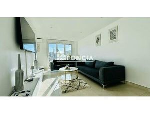 FREJUS  A PIED DU BORD DE MER ET DES PLAGES  APPARTEMENT 4 PIECES ENTIEREMENT RENOVE