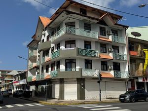 Superbe immeuble rue De Gaulle à Cayenne