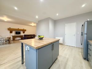 MOREUIL - CASTEL - ENSEMBLE IMMOBILIER - 2 MAISONS + SALLE D