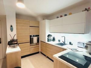 SALON DE PCE  APPARTEMENT T2 MEUBLE AVEC PARKING