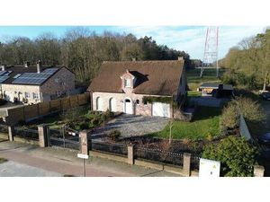 Instapklare woning met tuin aan natuurgebied