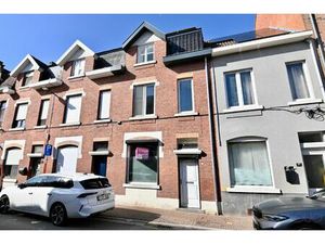 Licht op te frissen woning in hartje Sint-Truiden met 3 slaapkamers en 12x zonnepanelen