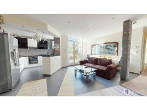 T4 transformé en t3 de 84 m2 en rez-de-jardin