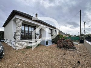 Charmante maison de plain pied idéalement située  proche de toutes commodités