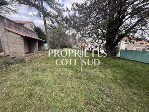 Terrain constructible 473 m2 plat et arboré