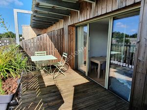 Orvault Bourg : A LOUER Appartement T2 meublé au calme  vue sur verdure  terrasse plein Su