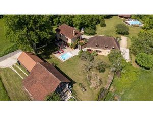 Vallée de la Dordogne : Deux charmantes maisons en pierre avec piscines  potentiel locatif