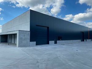 Instapklaar magazijn te huur te Vichte