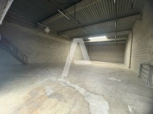 A LOUER : Un entrepôt de 278m² à Saint-Thibaut des Vignes dans un parc d'activité sécurisé