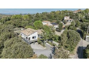 *** VILLA DE PLAIN-PIED DE 136 M² AVEC GARAGE À LA BOISSIÈRE ***