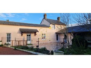 FERMETTE 2 CHAMBRES NOMBREUSES DEPENDANCES COUR ET JARDIN