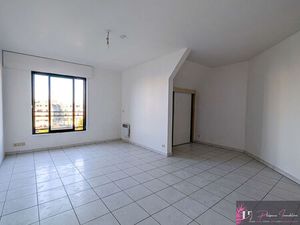 Location appartement 1 pièces 30m2 La Rochelle 17000 - 580 € - Surface Privée