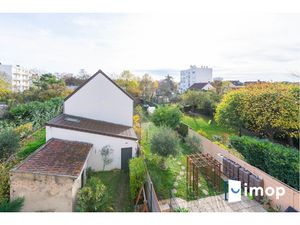 Dernier étage 2 pièces au calme avec vue dégagée