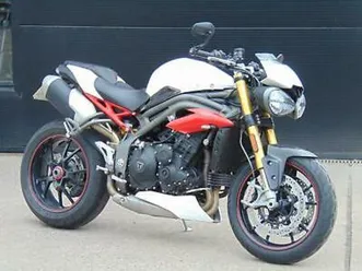 triumph-speed-triple-r-1050-2017-17