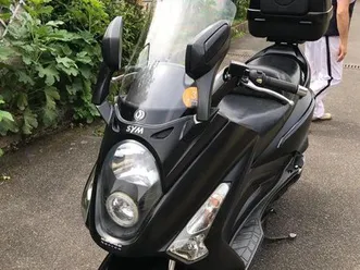 maxi-scooter-gts-250