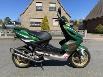 yamaha-aerox-mbk-nitro-jaguar-edition