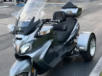 2011-suzuki-suzuki-burgman-trike