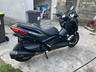 xmax-400-iron-max-ligne-akrapovic