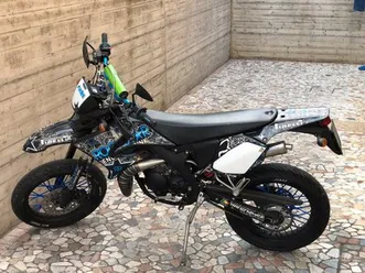 moto-motard-yamaha-50
