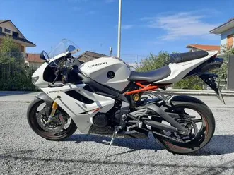 vendo-triumph-daytona-675-r-2010