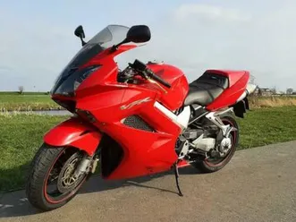 honda-vfr800-vtec-2003