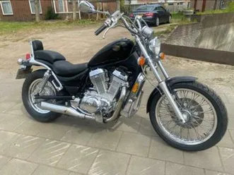 suzuki-vs700-intruder-700-750-vs750-zwart-chopper-twin