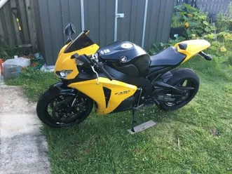 honda-cbr1000rr-2008-black-and-yellow