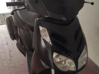 aprilia-sportcity-cube-125-2010