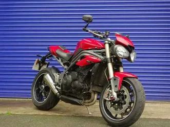 triumph-speed-triple-1050-s-2016-red-in-hereford-herefordshire-gumtree