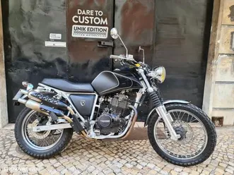 swm-silver-vase-440-preta-scrambler