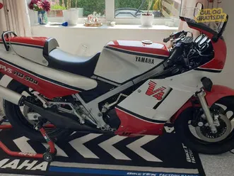 yamaha-rd-500-lc-ypvs