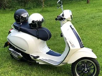 vespa-primavera-125-yacht-club