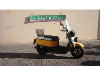 vendo-yamaha-giggle-50-usata-a-lucca-codice-8520707
