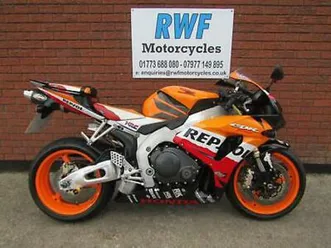honda-cbr-1000-rr-fireblade-repsol-2008-excellent-cond-24-606-miles