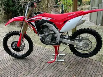 honda-crf-250-r-baujahr-2021-mit-23-stunden-sehr-schon