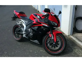 cbr600rr-honda-pc40-rennstrecke-racing-slicks