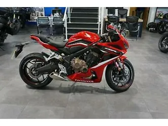 honda-cbr650r-2021-red-with-only-1000miles