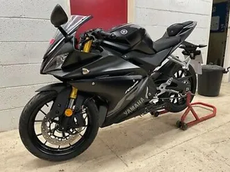 2017-yamaha-yzf-r125-125-cc-abs-low-miles-matt-black-clean-bike-learner-legal