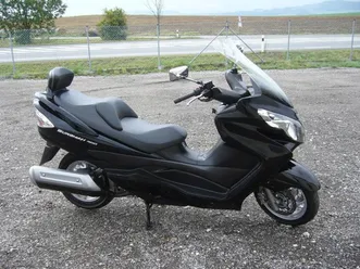 suzuki burgman 400 ,po 2.majiteli,super stav