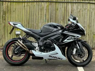 suzuki-gsxr-600-l4-2014-14-super-sport